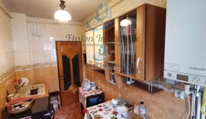Apartament 3 camere, semidecomandat, zona centrala