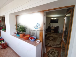 Apartament 3 camere, decomandat, 1 Mai - imagine 2