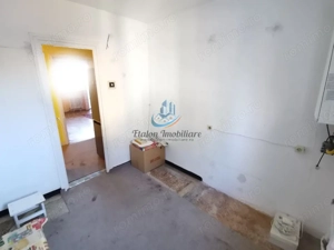 Apartament 3 camere, decomandat, etaj 1, zona centrala - imagine 2