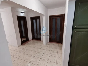 Apartament 3 camere, etaj 2, zona semicentrala, Piatra Neamt - imagine 3