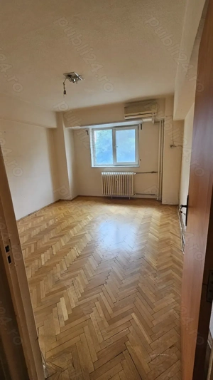 Vand apartament 4 camere ,cu vedere la CASA POPORULUI si CATEDRALA NEAMULUI! - imagine 3