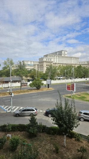 Vand apartament 4 camere ,cu vedere la CASA POPORULUI si CATEDRALA NEAMULUI! - imagine 4