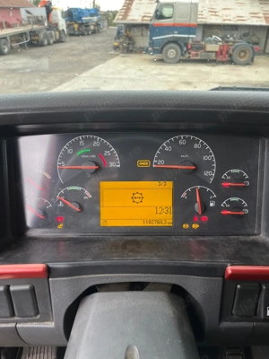 Camion Volvo 2004 - imagine 4