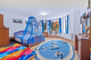 Vilă cu 6 dormitoare, 2 garaje, anexe multiple - 2076 mp teren - imagine 3 Vilă cu 6 dormitoare, 2 garaje, anexe multiple - 2076 mp teren - imagine 3