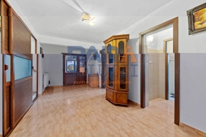 Vilă cu 6 dormitoare, 2 garaje, anexe multiple - 2076 mp teren - imagine 6 Vilă cu 6 dormitoare, 2 garaje, anexe multiple - 2076 mp teren - imagine 6