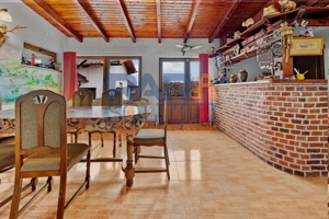 Vilă cu 6 dormitoare, 2 garaje, anexe multiple - 2076 mp teren - imagine 7 Vilă cu 6 dormitoare, 2 garaje, anexe multiple - 2076 mp teren - imagine 7