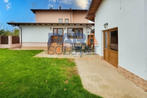 Vilă cu 6 dormitoare, 2 garaje, anexe multiple - 2076 mp teren - imagine 20 Vilă cu 6 dormitoare, 2 garaje, anexe multiple - 2076 mp teren - imagine 20