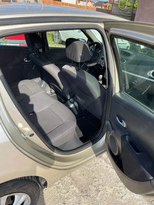 Renault clio - imagine 5