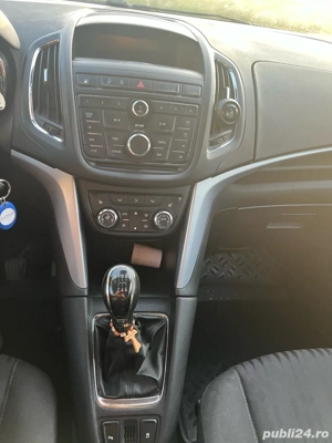 Vand Opel Zafira C 1.6 CNG - imagine 4 Vand Opel Zafira C 1.6 CNG - imagine 4