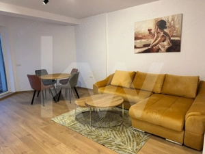 Rafinament, lumină și două terase cu personalitate