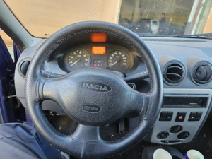 Vând Dacia Logan