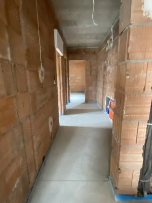 Zona Braytim, BLOC NOU, apartament 3 camere decomandat, etaj 1, 70 mp utili, preț 2100 euro mp  - imagine 2