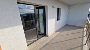 Inchiriez apartament 3 camere+loc parcare, nou, complex rezidential Hils Republica - imagine 9 Inchiriez apartament 3 camere+loc parcare, nou, complex rezidential Hils Republica - imagine 9