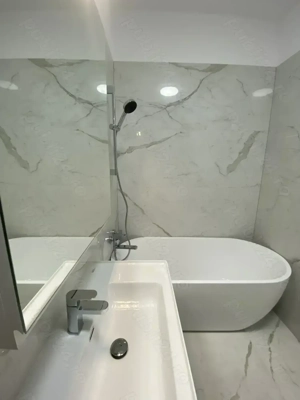 Zona Torontalului,BLOC NOU, Penthouse 3 camere,etaj 3, 2 locuri de parcare incluse,chirie 1000 euro  - imagine 5