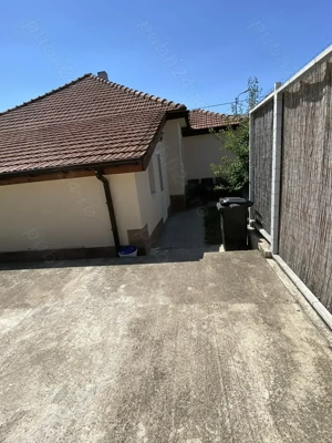 Zona Lipovei, Casa parter, 4 camere, 2 băi, 2 bucătării, chirie 1000 euro pe lună  - imagine 15