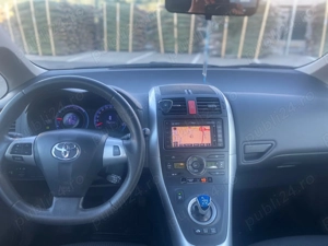 Toyota Auris hibrid 2011 - imagine 6