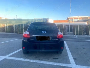 Toyota Auris hibrid 2011 - imagine 3