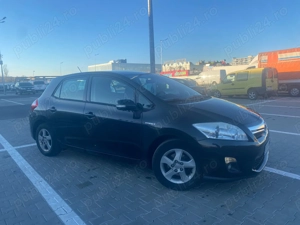 Toyota Auris hibrid 2011 - imagine 5