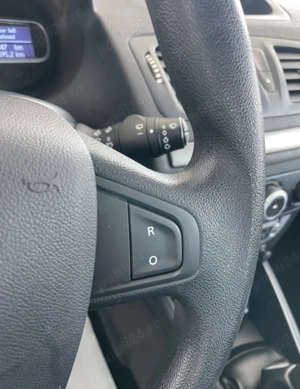 Renault Megane 1.6 16V 100 TomTom Edition - imagine 14 Renault Megane 1.6 16V 100 TomTom Edition - imagine 14