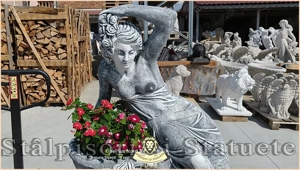 Statuetă jardinieră flori, gri patinat, model J12.