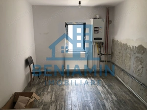 Apartament 4 camere decomandat centrala 83mp renovat etaj 1 Craiovita - imagine 2 Apartament 4 camere decomandat centrala 83mp renovat etaj 1 Craiovita - imagine 2