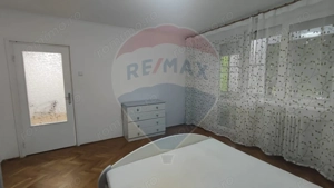 De inchiriat apartament 3 camere spatios  etaj 1 Splaiul Crisanei - imagine 2