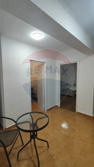 De inchiriat apartament 3 camere spatios  etaj 1 Splaiul Crisanei - imagine 17