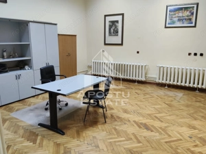 Apartament cu 5 camere,zona Ultracentral - imagine 5 Apartament cu 5 camere,zona Ultracentral - imagine 5