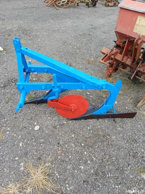 plug cu 2 brezde dupa tractor de 45 cp  - imagine 4