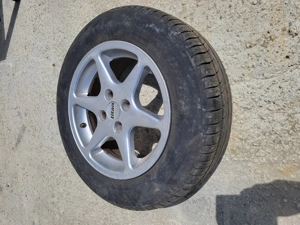 Vând:::  anvelope de vara  Pirelli 195/65R15 91 H cu tot cu jante 4 prezoane  - imagine 2