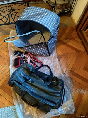 Vând două genți pentru transport animale talie mica.