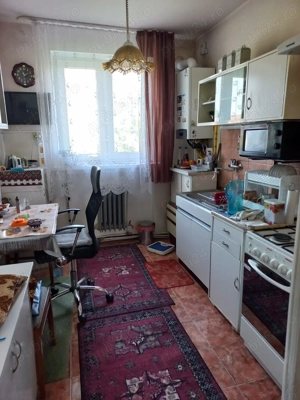 Pe str.Petre Dulfu, apartament cu 3 camere decomandat, etaj3 de vanzare. - imagine 2