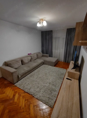 Închiriere apartament decomandat cu 3 camere, parțial mobilat - imagine 2
