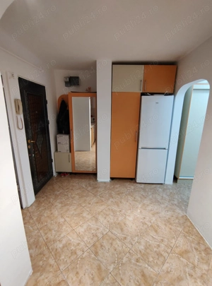 Închiriere apartament decomandat cu 3 camere, parțial mobilat - imagine 4