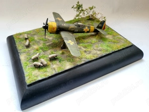 Machete, diorame cu diverse subiecte: tanc, avion, vehicol