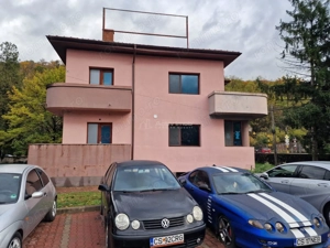 Resita CHIRIE Central, 355 mp. Demisol, Parter, Etaj 1 - imagine 2