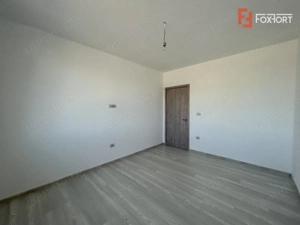 Duplex pe parter 4 camere Ghiroda  - imagine 8