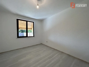 Duplex pe parter 4 camere Ghiroda  - imagine 9