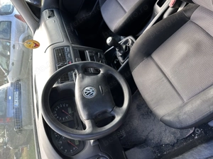 VW Golf 4 1.6 benzina - imagine 7 VW Golf 4 1.6 benzina - imagine 7