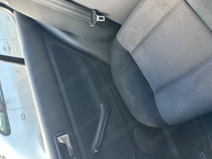 VW Golf 4 1.6 benzina - imagine 9 VW Golf 4 1.6 benzina - imagine 9