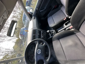 VW Golf 4 1.6 benzina - imagine 8 VW Golf 4 1.6 benzina - imagine 8