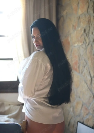 Doamna apetisantă ,Carmen  - imagine 4