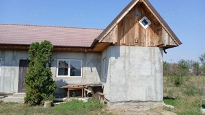 Casă nouă și teren de vânzare  - imagine 2