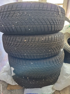 Vand cauciucuri second hand 215/65/R16 