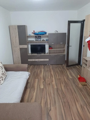 Vând garsonieră spațioasă !