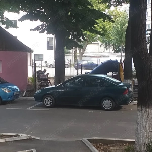 Vind ford focus 1.6 benzina