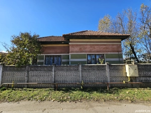 vând casă cu teren