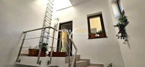 Apartament 3 camere intr o vila P+2E cu cate un apartament pe etaj - imagine 4