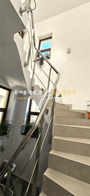 Apartament 3 camere intr o vila P+2E cu cate un apartament pe etaj - imagine 6