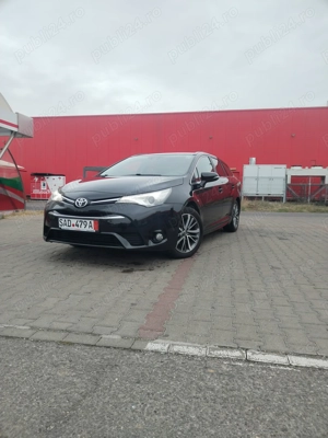 Vând TOYOTA Avensis 1.8